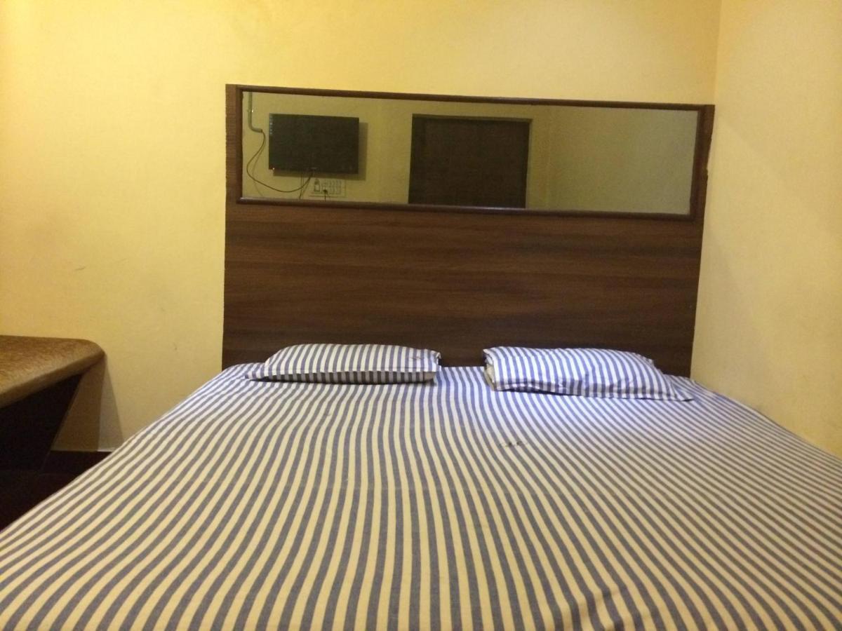 بونديتْشيري Family Guest House Near Bus-Stand المظهر الخارجي الصورة