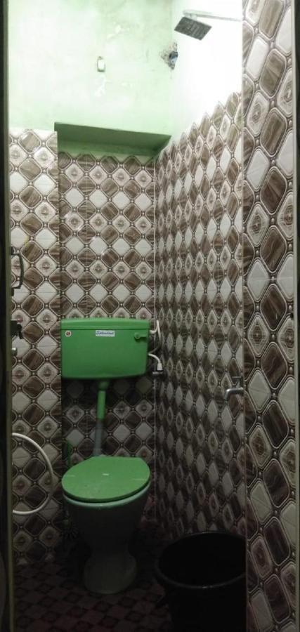بونديتْشيري Family Guest House Near Bus-Stand المظهر الخارجي الصورة